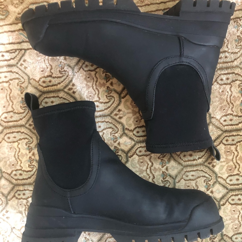 Zara lug sole rubberized boot